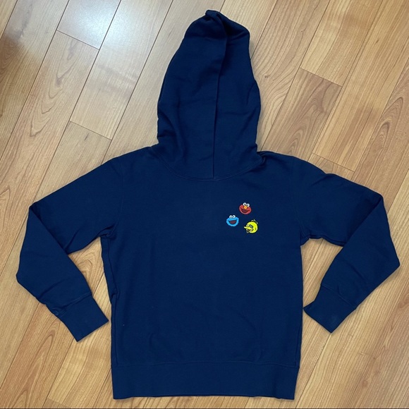 KAWS x Uniqlo x Sesame Street Hoodie - Picture 2 of 4
